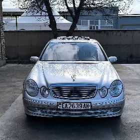Mercedes-Benz E320 2004