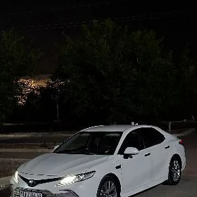 Toyota Camry 2021