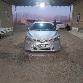 Toyota Camry 2021