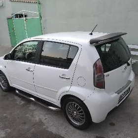 Daihatsu Sirion 2005