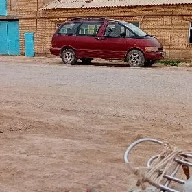 Toyota Previa 1990