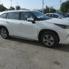 Toyota Highlander 2022