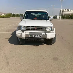 Mitsubishi Pajero 1993