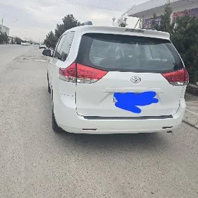 Toyota Sienna 2014