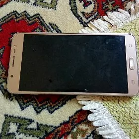 telefon Galaxy j-7