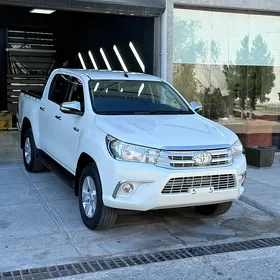 Toyota Hilux 2016