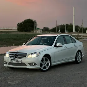 Mercedes-Benz C300 2010