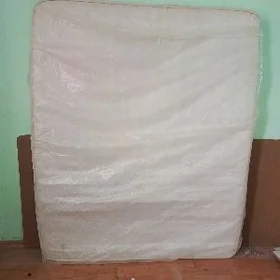 Matras spalny