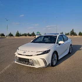 Toyota Camry 2025