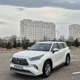 Toyota Highlander 2021