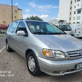Toyota Sienna 2002