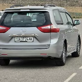 Toyota Sienna 2019