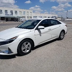 Hyundai Elantra 2022