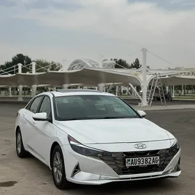 Hyundai Elantra 2022
