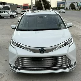 Toyota Sienna 2022