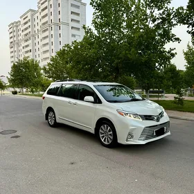 Toyota Sienna 2018