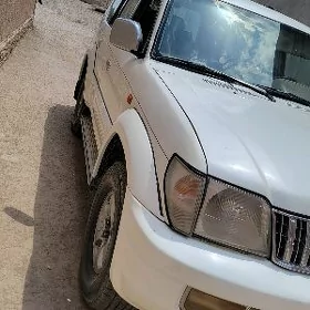Toyota Land Cruiser Prado 2001
