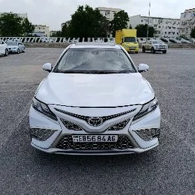 Toyota Camry 2021