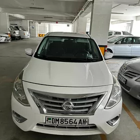 Nissan Versa 2016