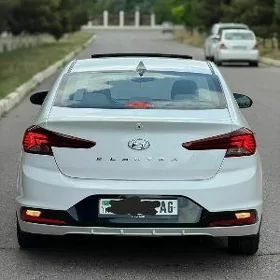 Hyundai Elantra 2020
