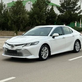 Toyota Camry 2019