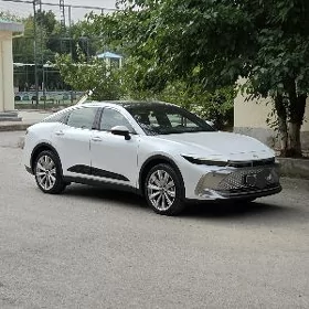 Toyota Crown 2024