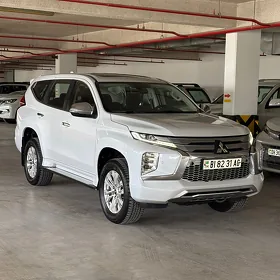 Mitsubishi Pajero 2020