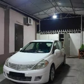 Nissan Versa 2010