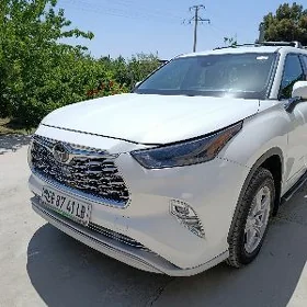 Toyota Highlander 2022