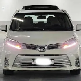 Toyota Sienna 2020