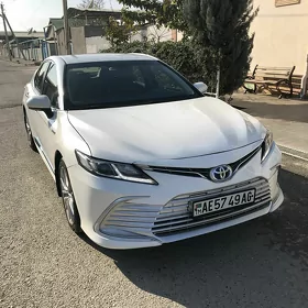 Toyota Camry 2021