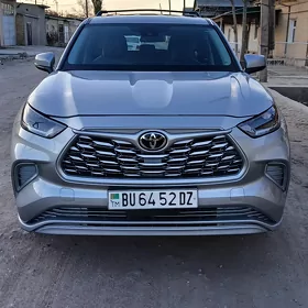 Toyota Highlander 2023