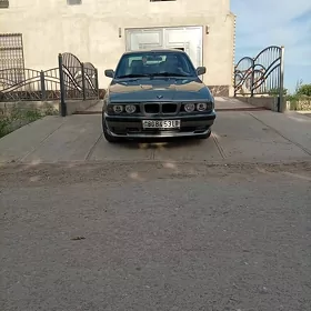 BMW 525 1990