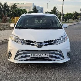 Toyota Sienna 2018