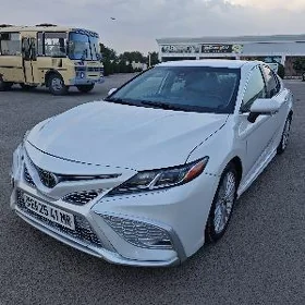 Toyota Camry 2021