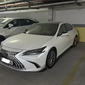 Lexus ES 2024