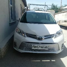 Toyota Sienna 2020