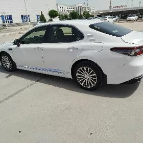 Toyota Camry 2021
