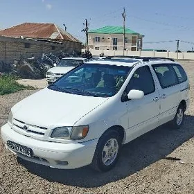 Toyota Sienna 2000