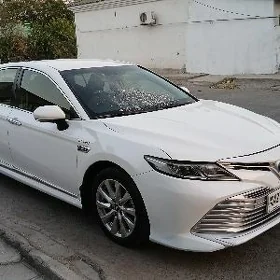 Toyota Camry Hybrid 2020