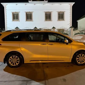 Toyota Sienna 2022