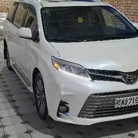 Toyota Sienna 2020