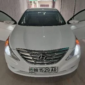 Hyundai Sonata 2011