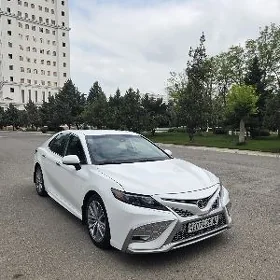 Toyota Camry 2021