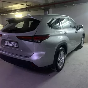 Toyota Highlander 2022