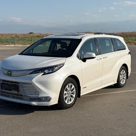 Toyota Sienna 2022