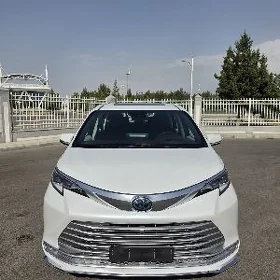 Toyota Sienna 2022