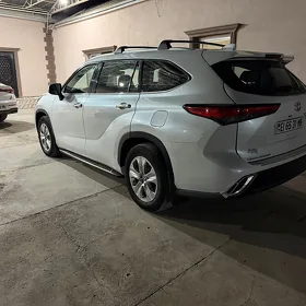 Toyota Highlander 2022