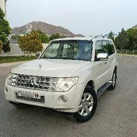 Mitsubishi Pajero 2009