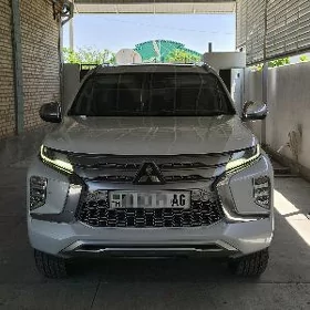 Mitsubishi Pajero 2020